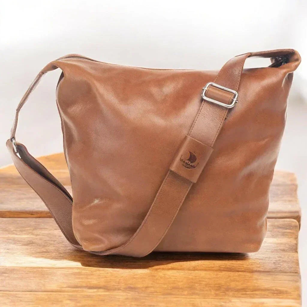 Ella Medium Slouch Bag in Vintage Tan