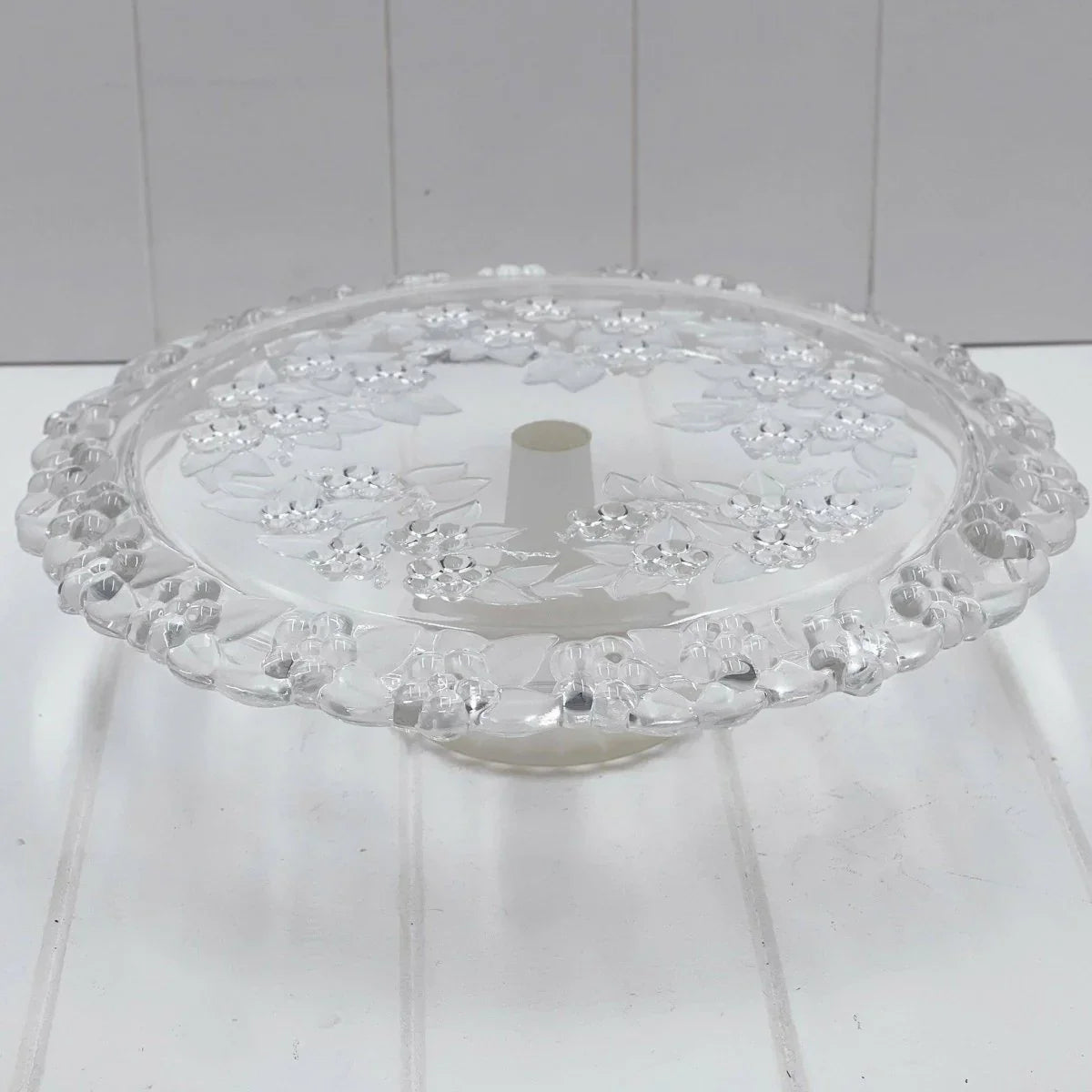 Embossed Glass Cake Stand - Exquisite Homewares 