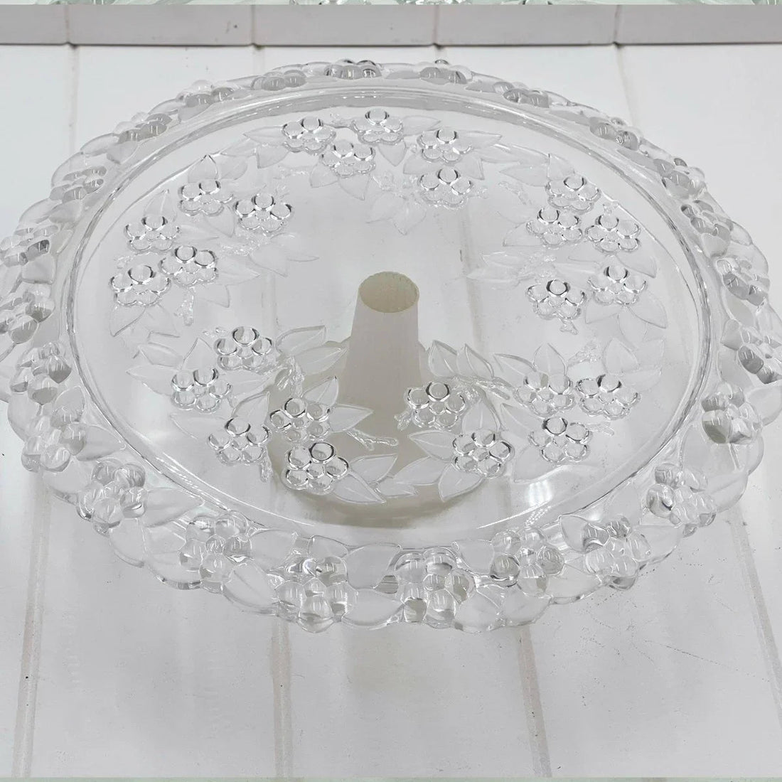 Embossed Glass Cake Stand - Exquisite Homewares 