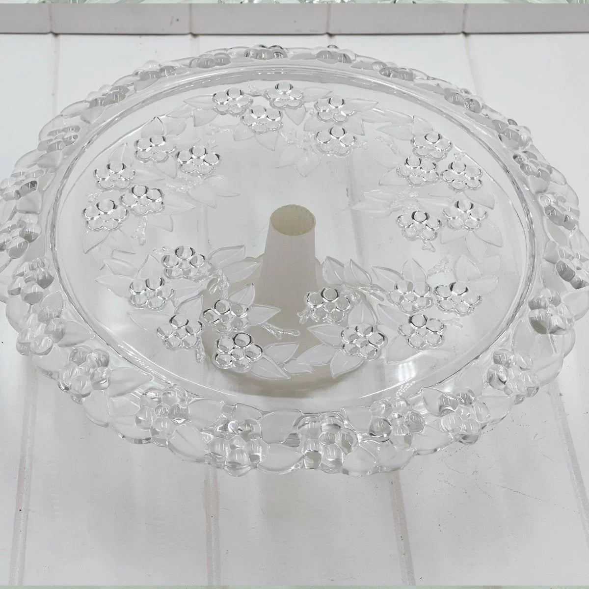 Embossed Glass Cake Stand - Exquisite Homewares 