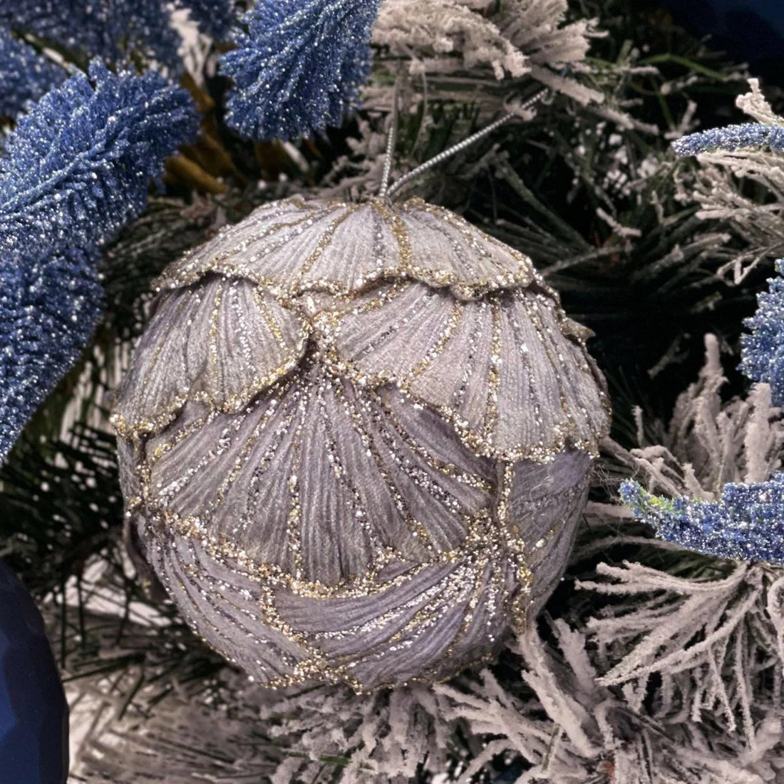 Ginko Leaf Bauble Silver - Exquisite Homewares 