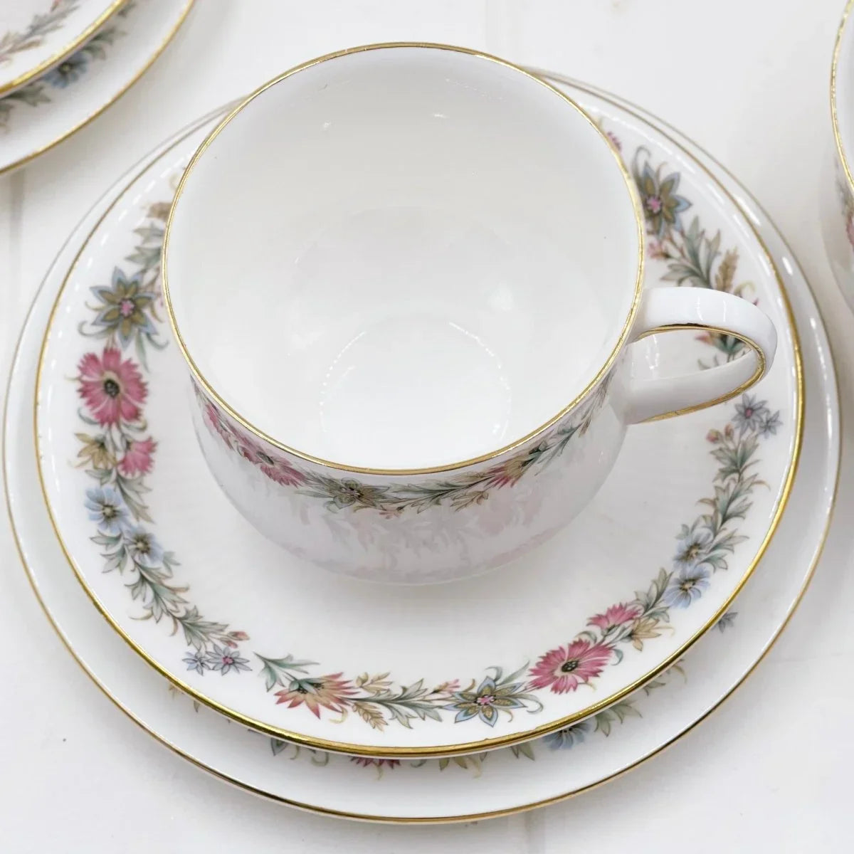 Paragon Belinda Tea Set - Complete Service for 6 - Exquisite Homewares 