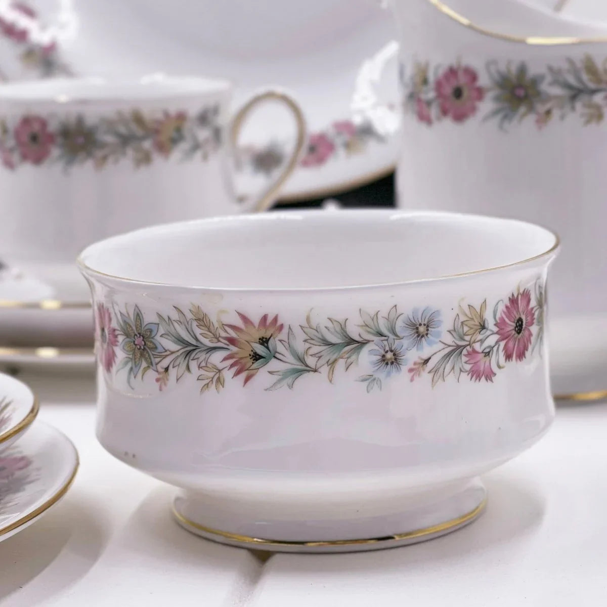 Paragon Belinda Tea Set - Complete Service for 6 - Exquisite Homewares 