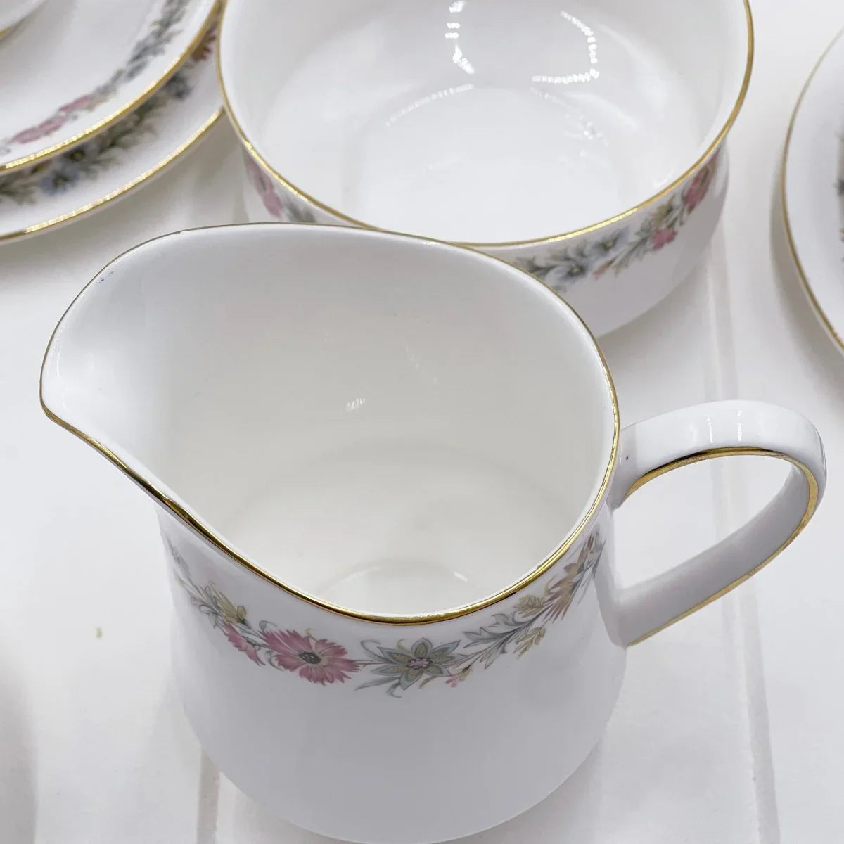 Paragon Belinda Tea Set - Complete Service for 6 - Exquisite Homewares 