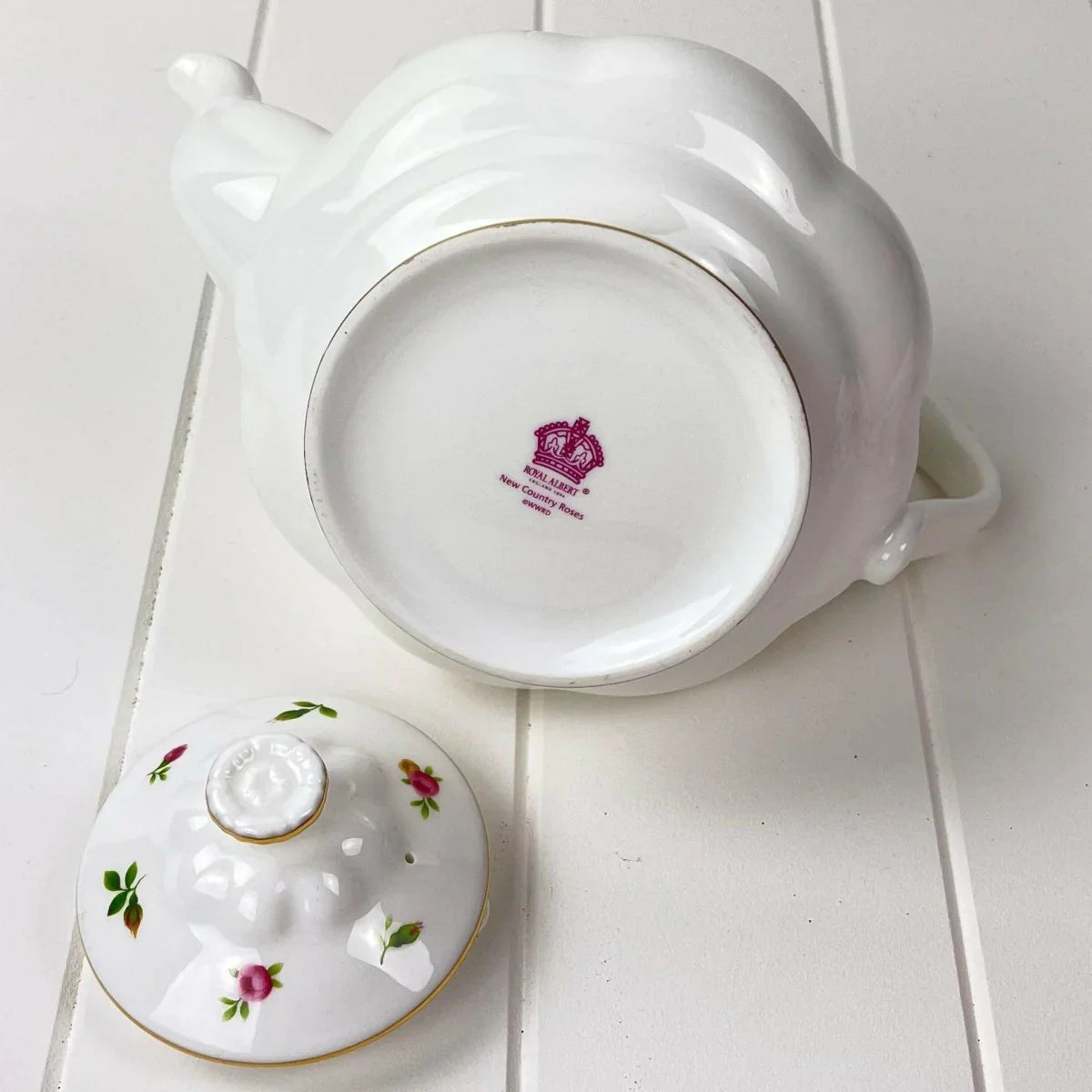Royal Albert New Country Roses Large White Teapot - Exquisite Homewares 