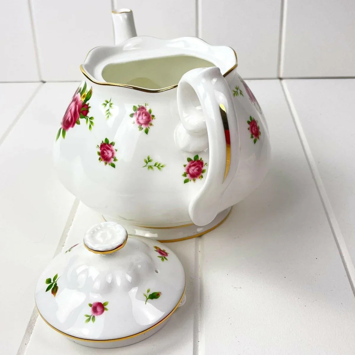 Royal Albert New Country Roses Large White Teapot - Exquisite Homewares 