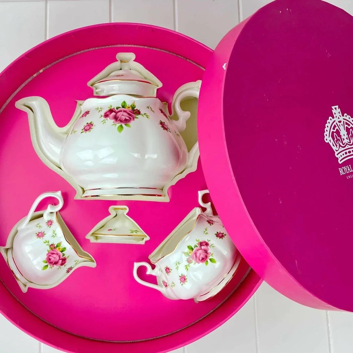 Royal Albert New Country Roses Large White Teapot - Exquisite Homewares 