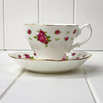 Royal Albert New Country Roses White Duo - Exquisite Homewares 