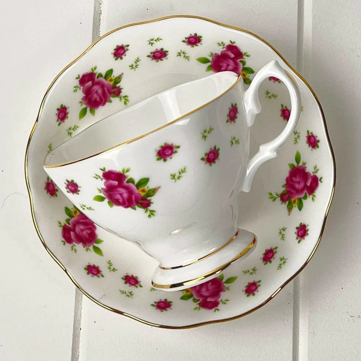 Royal Albert New Country Roses White Duo - Exquisite Homewares 
