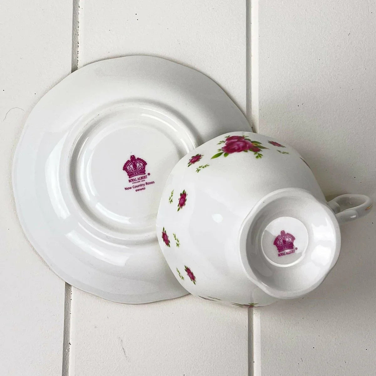 Royal Albert New Country Roses White Duo - Exquisite Homewares 