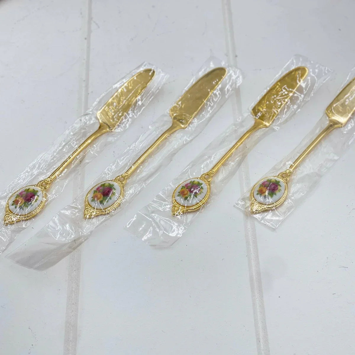 Royal Albert Old Country Roses Butter Spreader - Exquisite Homewares 