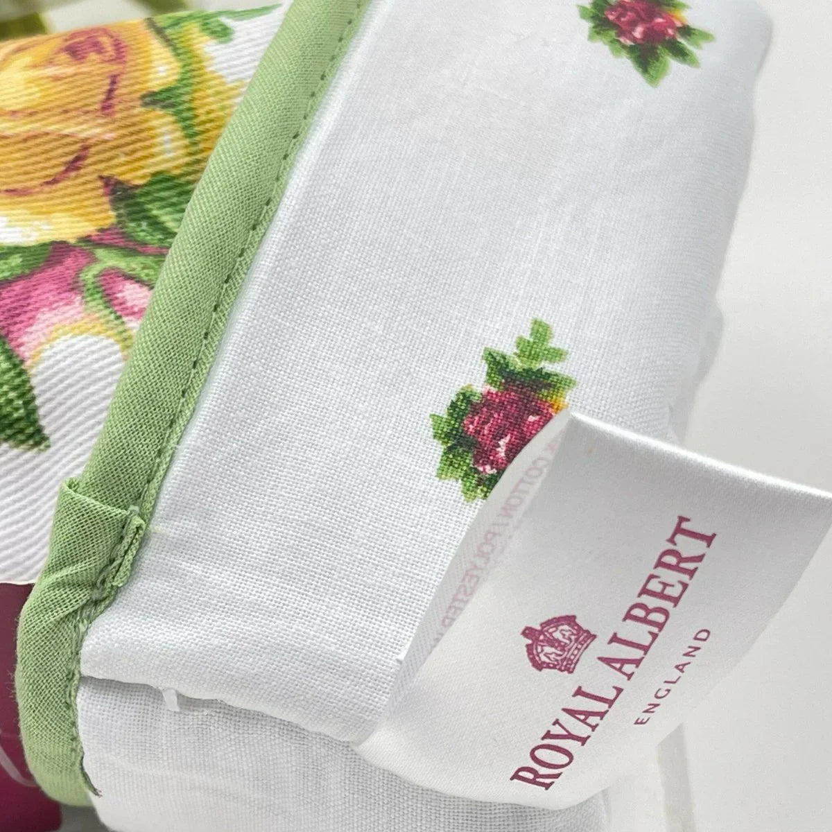 Royal Albert Old Country Roses Oven Glove - Exquisite Homewares 