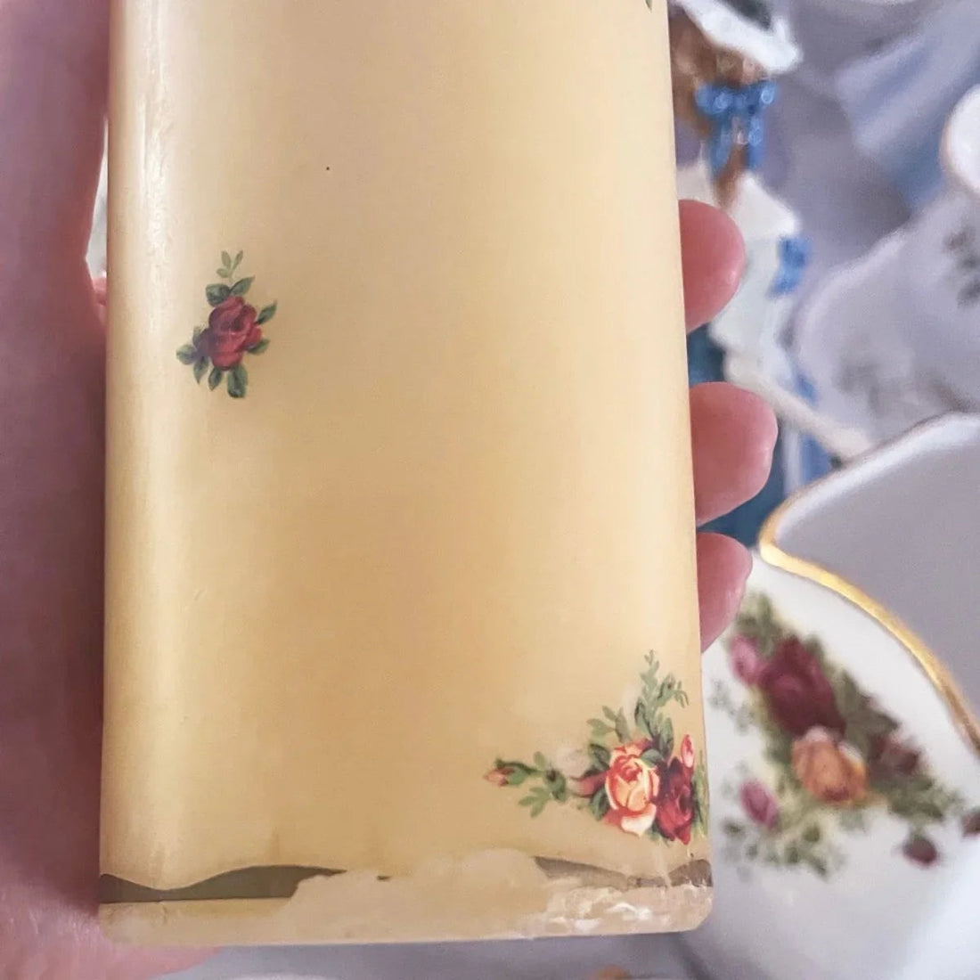 Royal Albert Old Country Roses Set of 2 Candles - Rare Collectables - Exquisite Homewares 