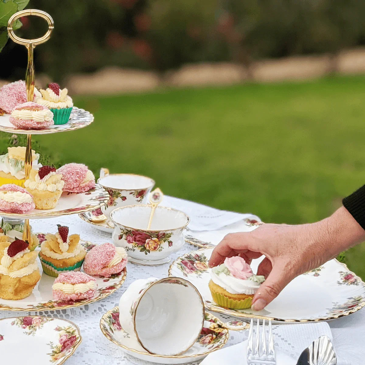 Royal Albert Old Country Roses Tabbed Cake Plate - Exquisite Homewares 