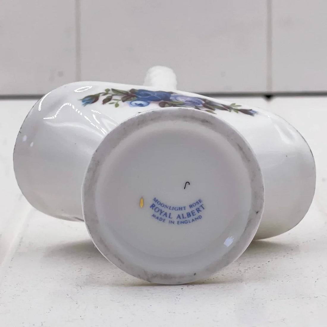 Royal Albert Vintage Moonlight Rose Basket - Exquisite Homewares 