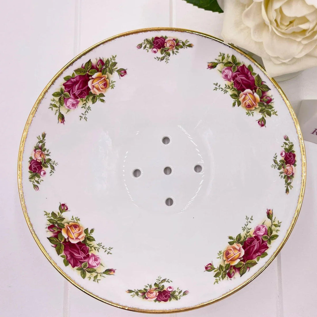 Royal Albert Vintage Old Country Roses Berry Bowl Strainer - Exquisite Homewares 