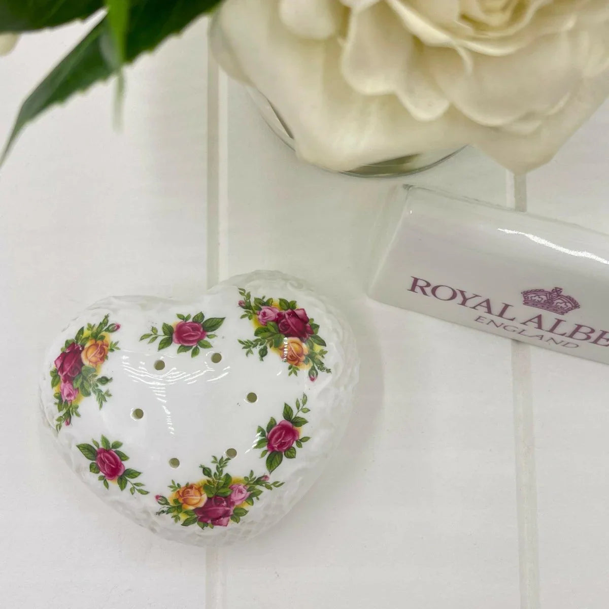 Royal Albert Vintage Old Country Roses Heart Pomander - Exquisite Homewares 