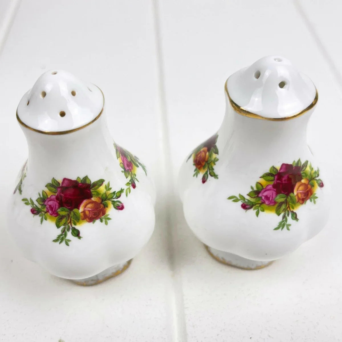 Royal Albert Vintage Unbranded Old Country Roses Montrose Salt and Pepper Shakers - Exquisite Homewares 