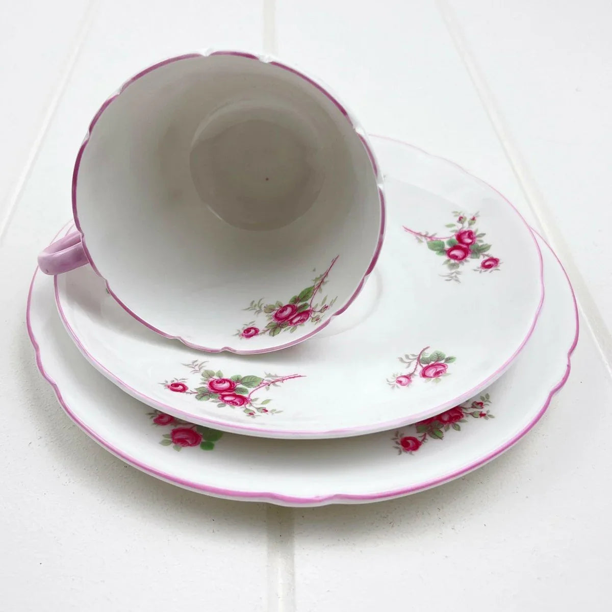 Shelley Vintage Rose Spray Trio - Exquisite Homewares 