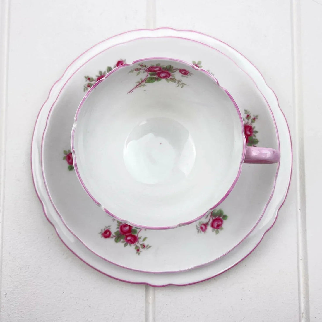 Shelley Vintage Rose Spray Trio - Exquisite Homewares 