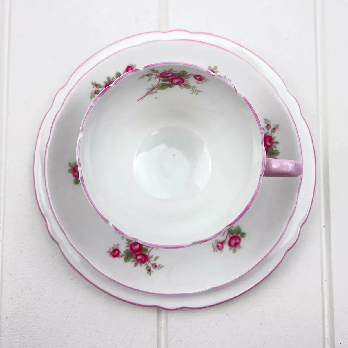 Shelley Vintage Rose Spray Trio - Exquisite Homewares 