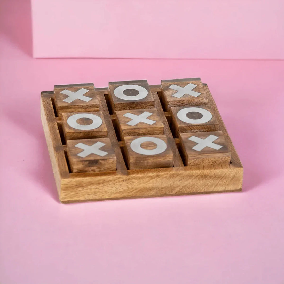 Vintage Charm Noughts and Crosses Set - Exquisite Homewares 