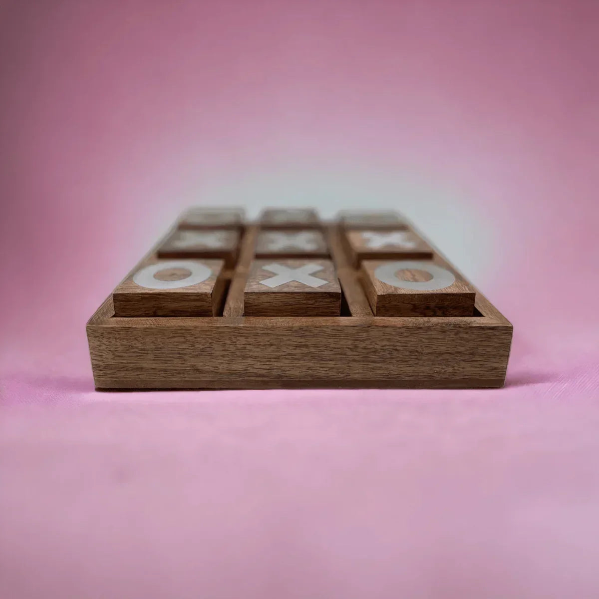 Vintage Charm Noughts and Crosses Set - Exquisite Homewares 