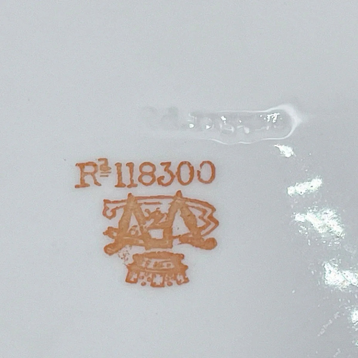 Wileman (early Shelley) Pattern 6031 Daisy Wreath Set of 2 Cake Plates - Exquisite Homewares 