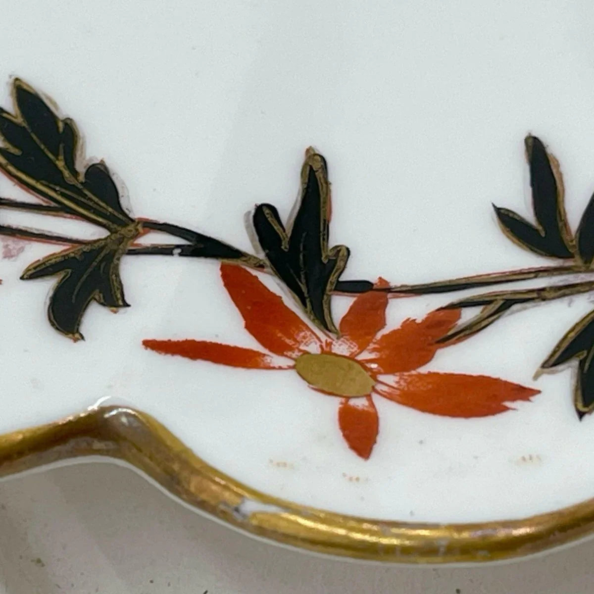 Wileman (early Shelley) Pattern 6031 Daisy Wreath Set of 2 Cake Plates - Exquisite Homewares 