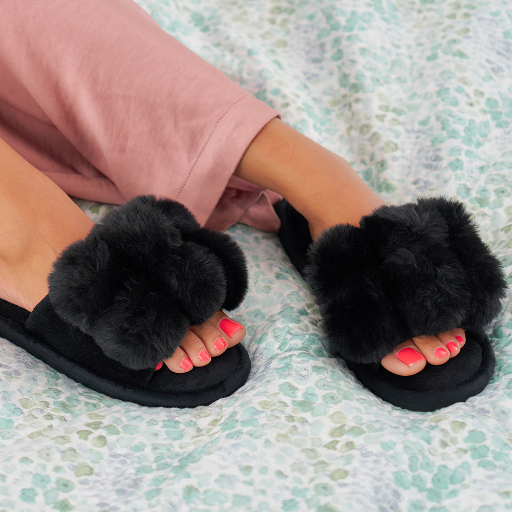 Pom Pom Slippers – Cosy Luxe – Black