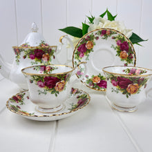 Load image into Gallery viewer, Royal Albert Vintage Old Country Roses Duo
