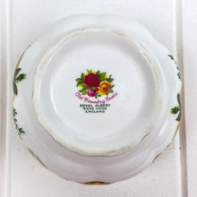 Load image into Gallery viewer, Royal Albert Vintage Old Country Roses Sugar Bowl
