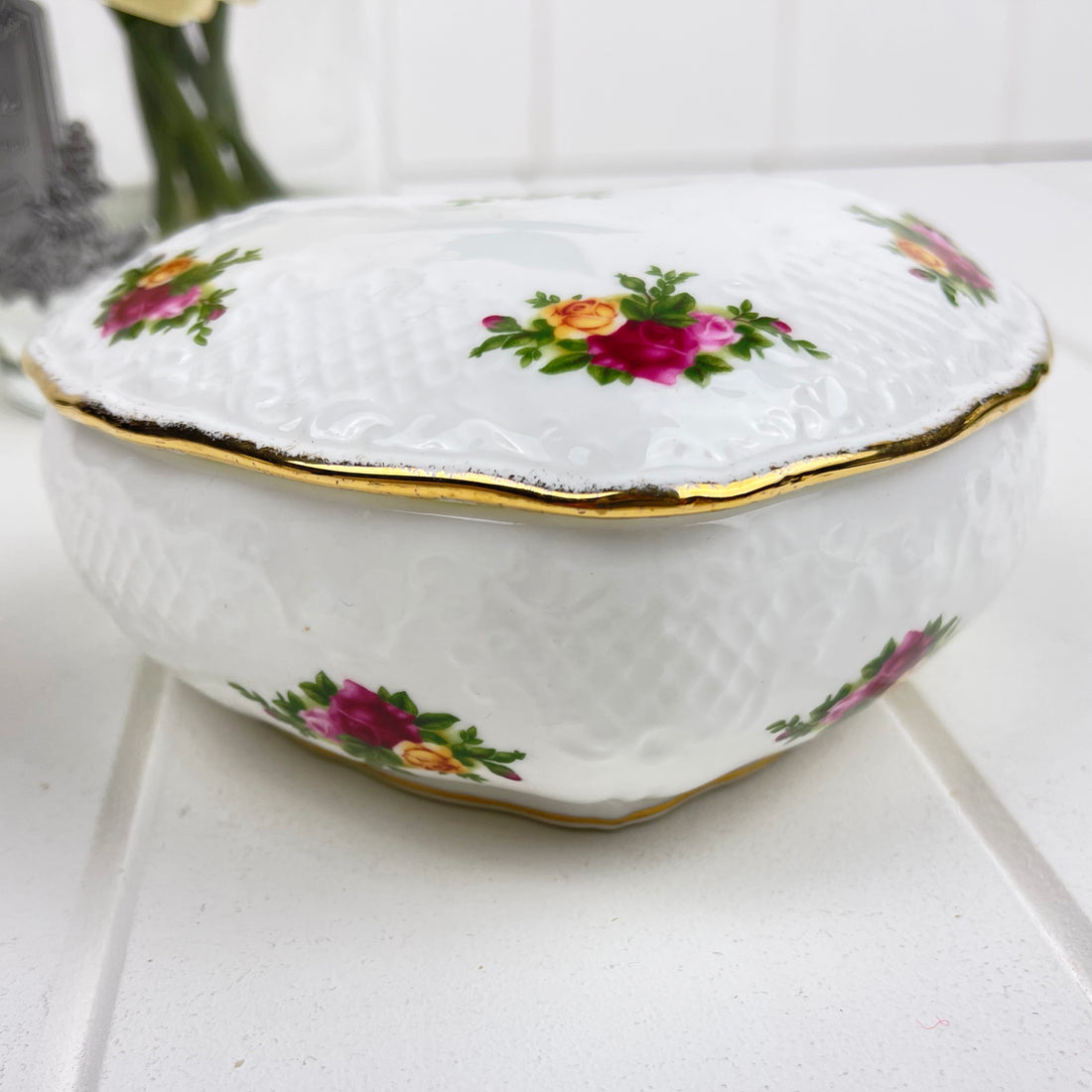 Royal Albert Old Country Roses Victorian Heart Box