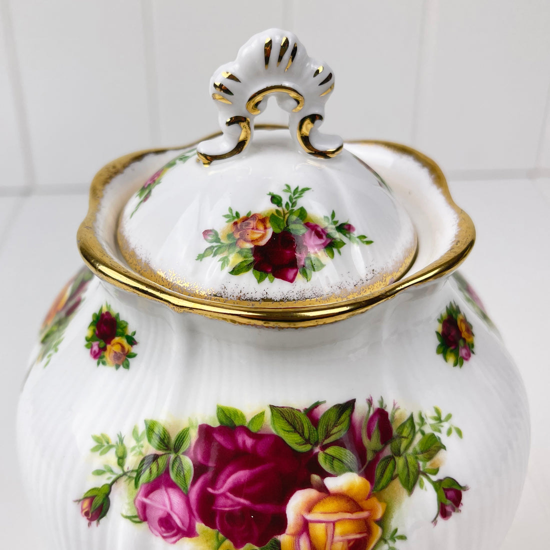 Royal Albert Vintage Old Country Roses Lidded Chelsea Vase