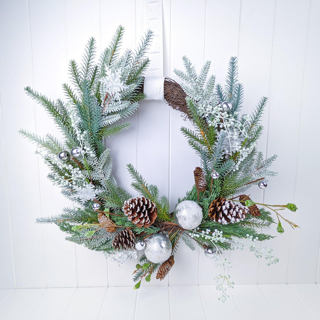 House Journey Elegant Wreath Snow