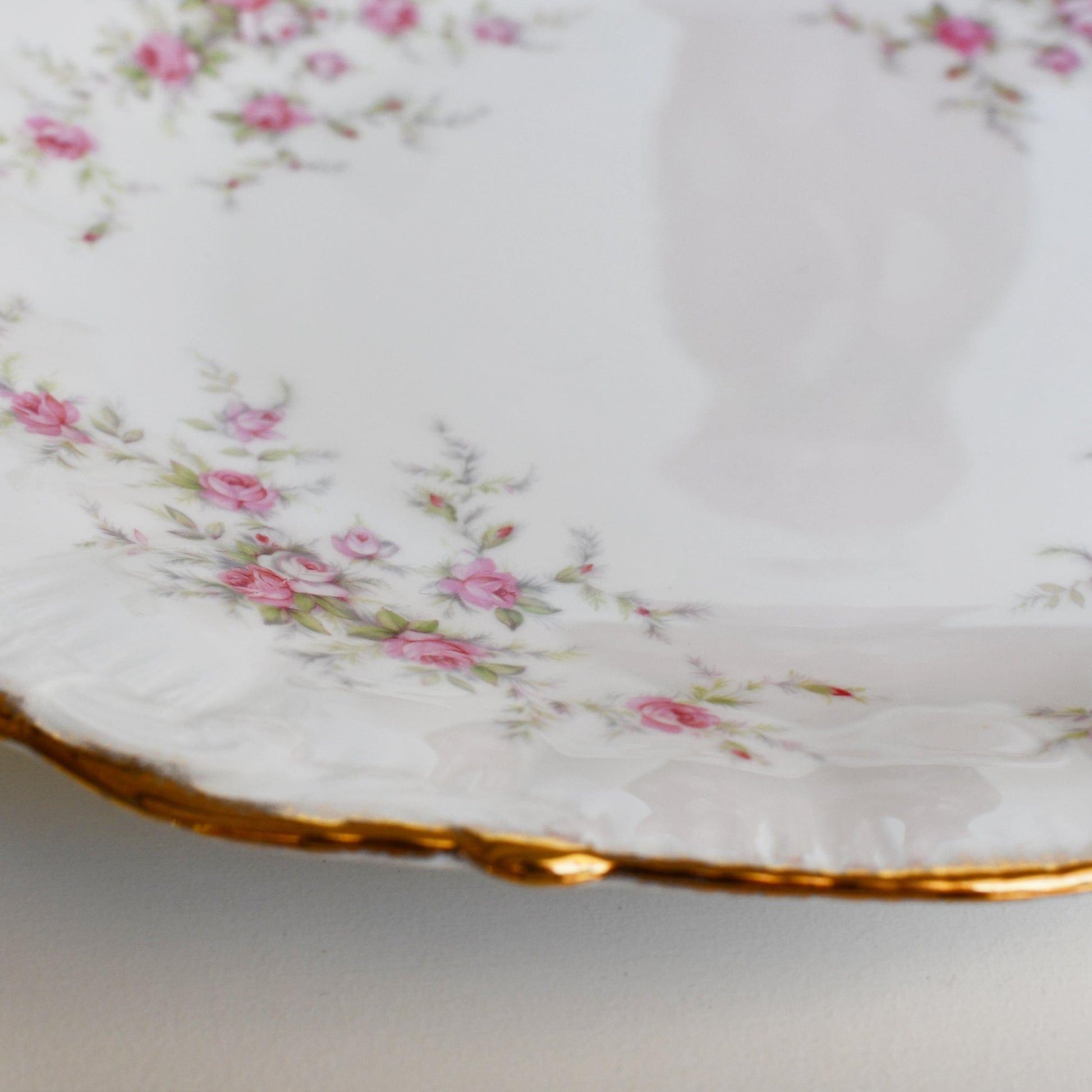 Paragon Bone China Paragon Victoriana Rose Tabbed Cake Plate