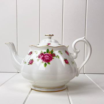 Royal Albert New Country Roses Large White Teapot.