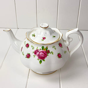 Royal Albert New Country Roses Large White Teapot.