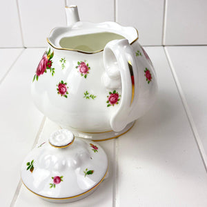 Royal Albert New Country Roses Large White Teapot.