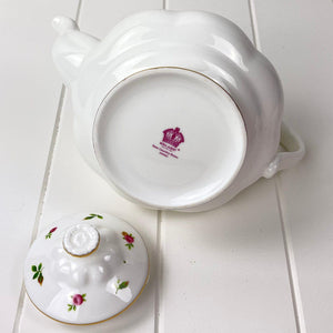 Royal Albert New Country Roses Large White Teapot.