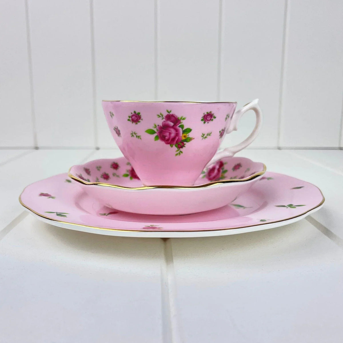 Royal Albert Bone China Royal Albert New Country Roses Pink Trio