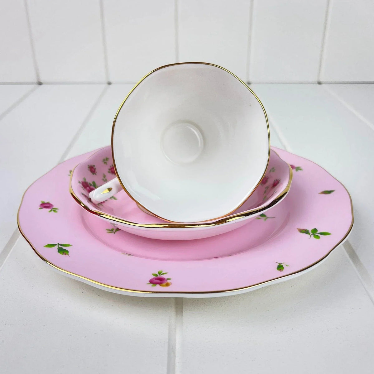 Royal Albert Bone China Royal Albert New Country Roses Pink Trio