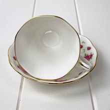 Load image into Gallery viewer, Royal Albert New Country Roses White Duo.
