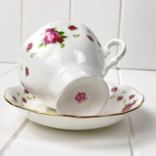 Load image into Gallery viewer, Royal Albert New Country Roses White Duo.
