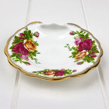 Load image into Gallery viewer, Royal Albert Old Country Roses Soap Dish.
