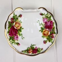 Load image into Gallery viewer, Royal Albert Old Country Roses Soap Dish.
