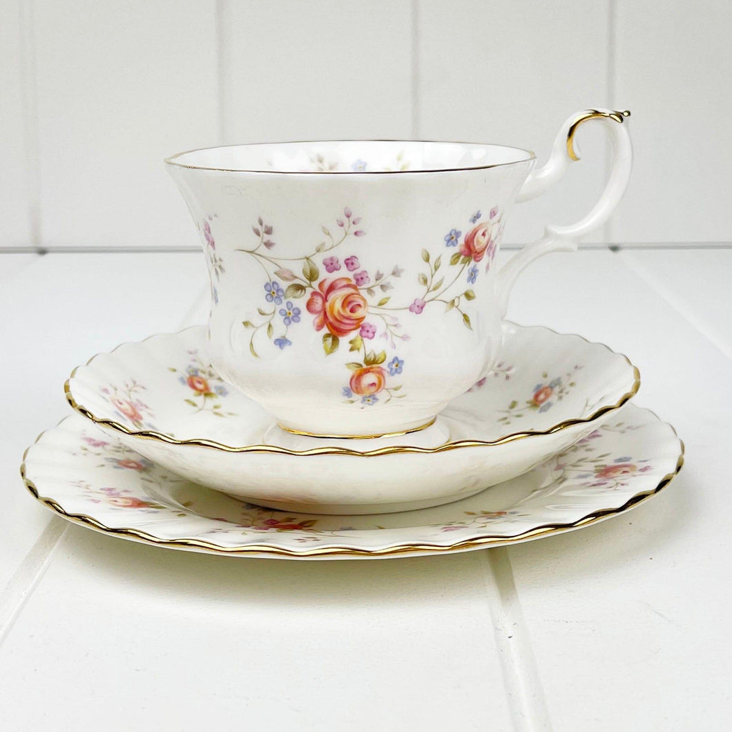 Royal Albert Bone China Royal Albert Peach Rose Trio