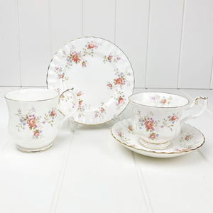 Royal Albert Bone China Royal Albert Peach Rose Trio