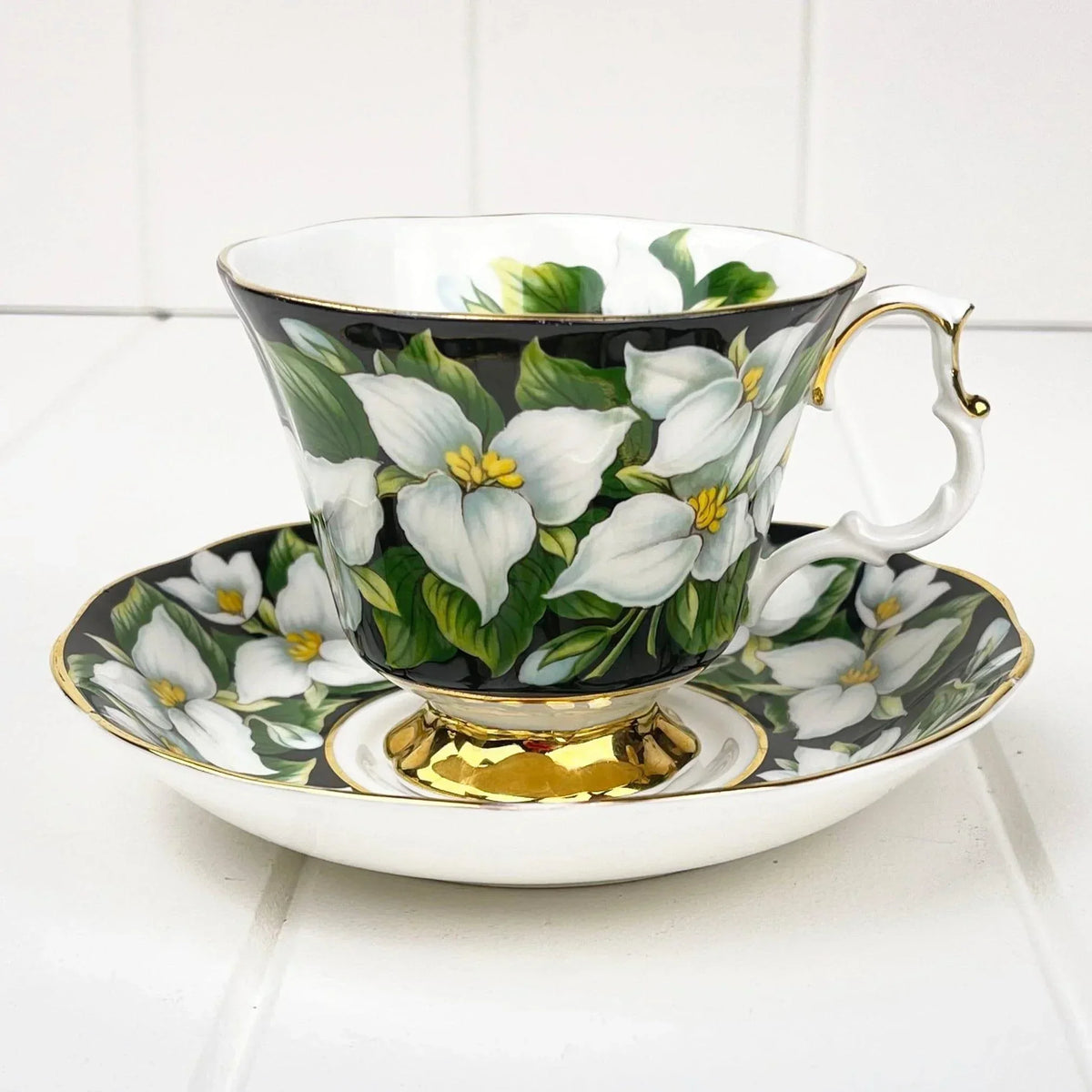 Royal Albert Provincial Flowers - Trillium Duo.