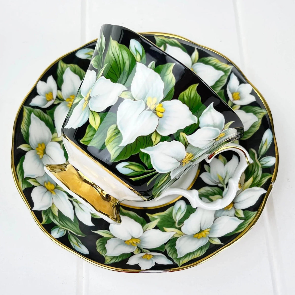 Royal Albert Provincial Flowers - Trillium Duo.